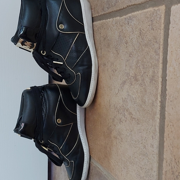 🌟RARE🌟Michael Kors High Top Healed Shoes - Picture 3 of 7